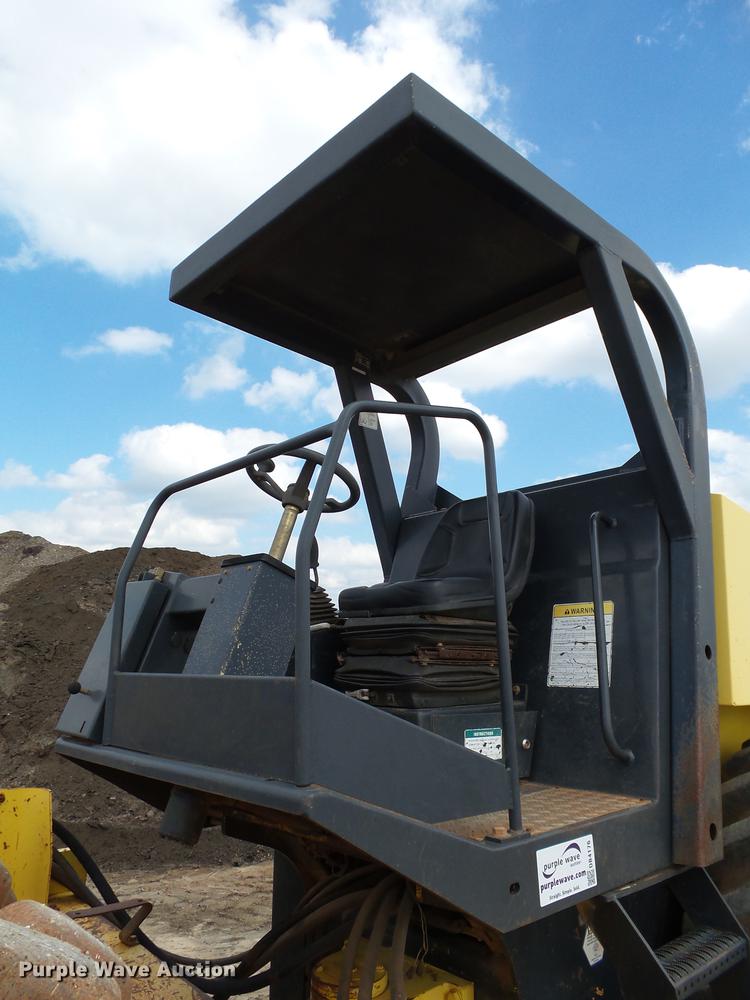 image for item DB4176 2005 Hypac C852C single drum compactor