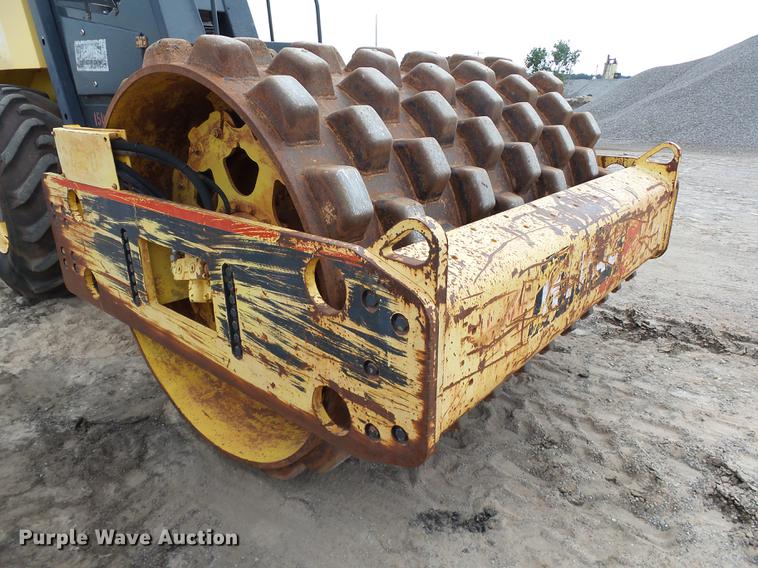 image for item DB4176 2005 Hypac C852C single drum compactor