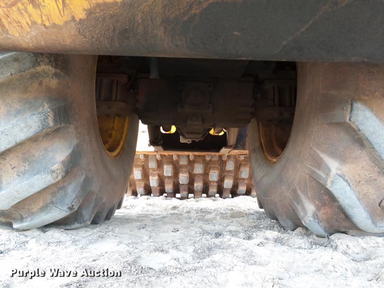 image for item DB4176 2005 Hypac C852C single drum compactor