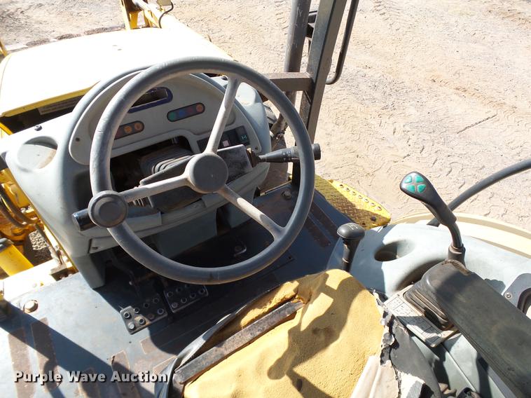 image for item DB4196 2005 Komatsu WB140-2N backhoe