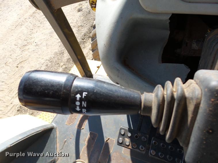 image for item DB4196 2005 Komatsu WB140-2N backhoe