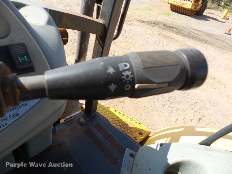 image for item DB4196 2005 Komatsu WB140-2N backhoe
