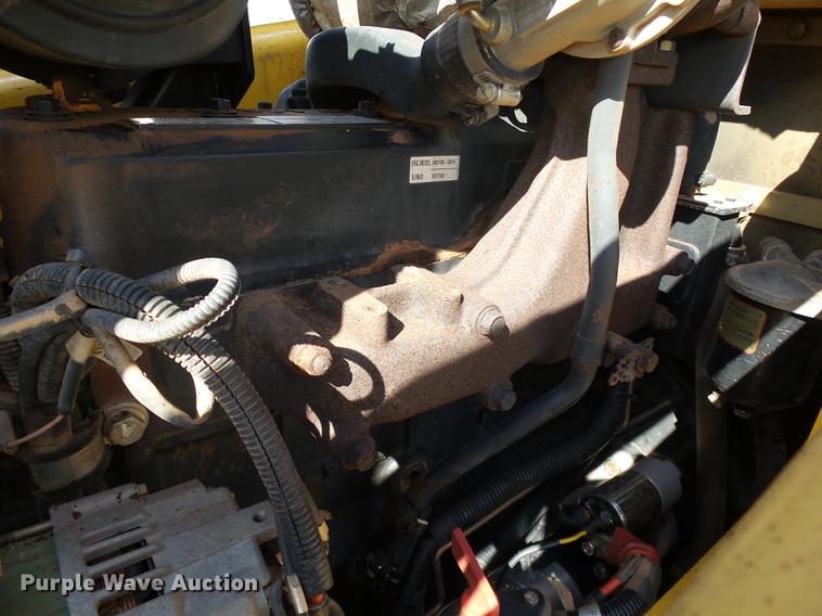 image for item DB4196 2005 Komatsu WB140-2N backhoe