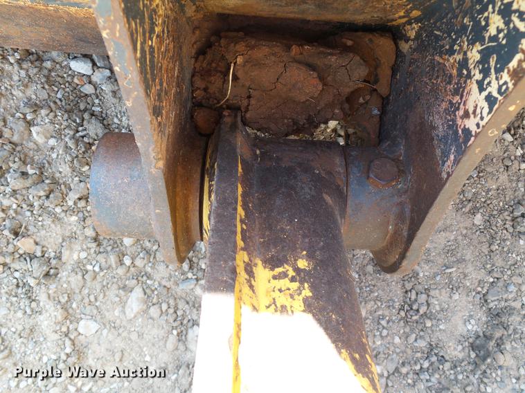 image for item DB4196 2005 Komatsu WB140-2N backhoe