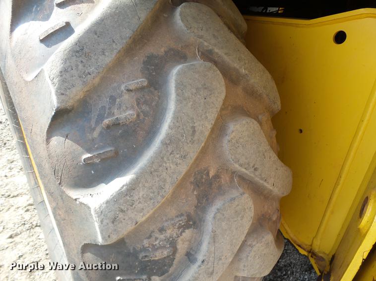 image for item DB4196 2005 Komatsu WB140-2N backhoe