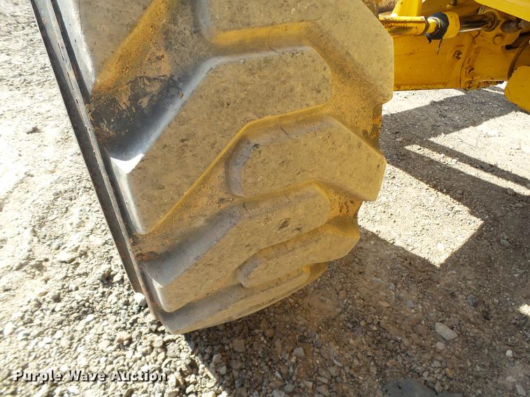 image for item DB4196 2005 Komatsu WB140-2N backhoe