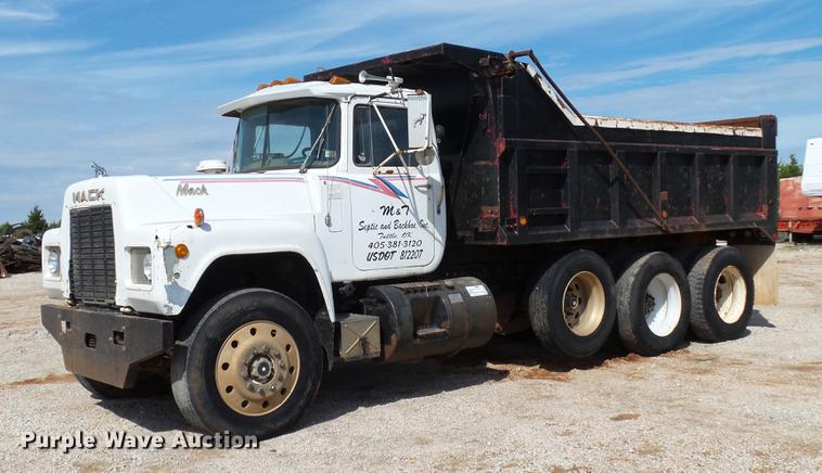 image for item DB4198 1985 Mack R686ST dump truck