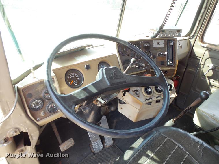 image for item DB4198 1985 Mack R686ST dump truck