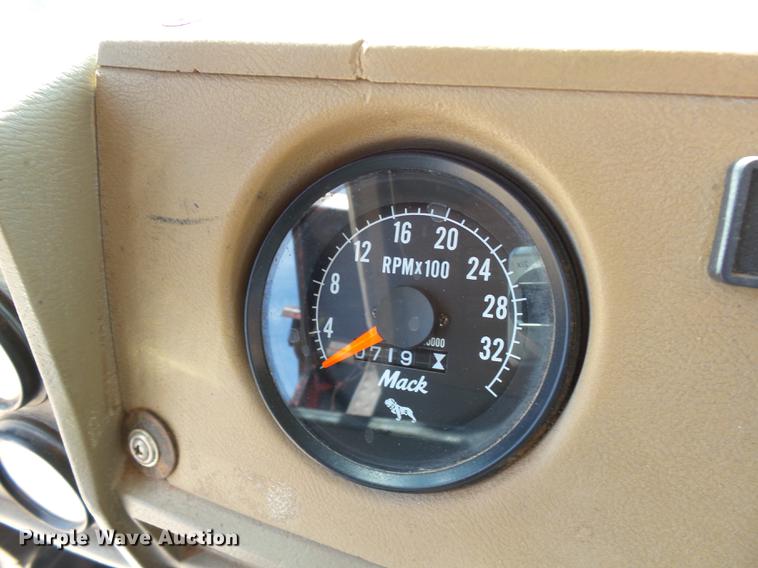 image for item DB4198 1985 Mack R686ST dump truck