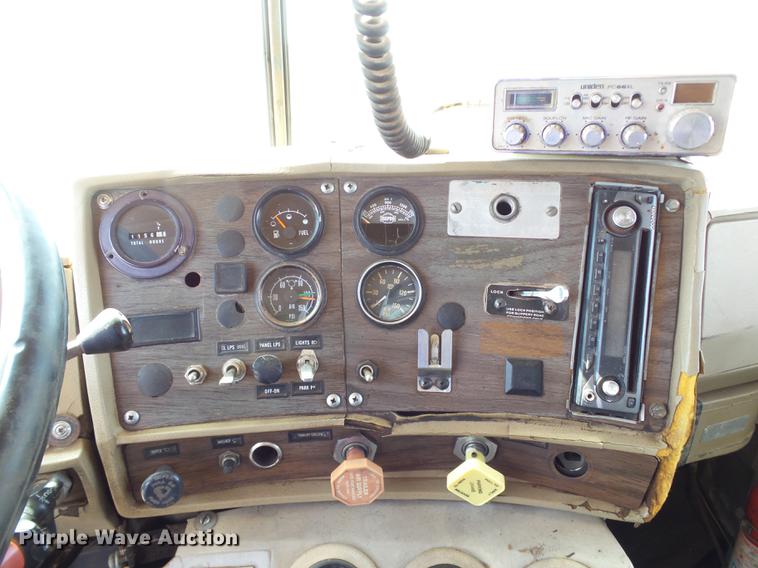 image for item DB4198 1985 Mack R686ST dump truck