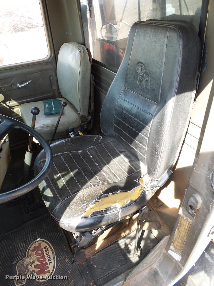 image for item DB4198 1985 Mack R686ST dump truck