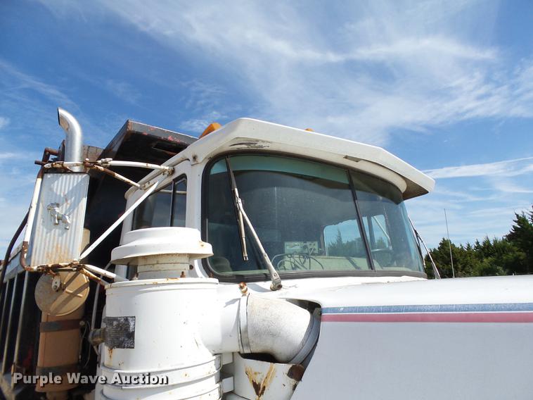 image for item DB4198 1985 Mack R686ST dump truck