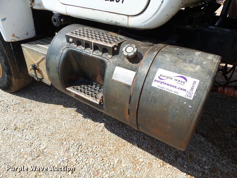 image for item DB4198 1985 Mack R686ST dump truck