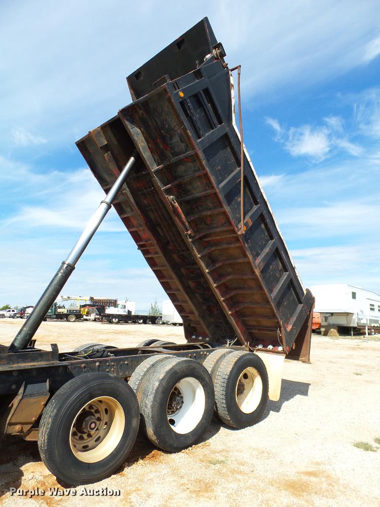 image for item DB4198 1985 Mack R686ST dump truck