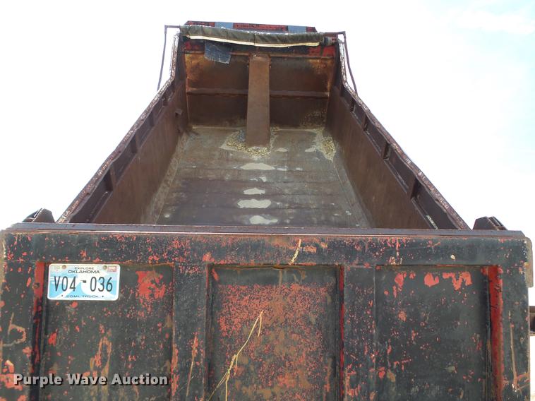 image for item DB4198 1985 Mack R686ST dump truck