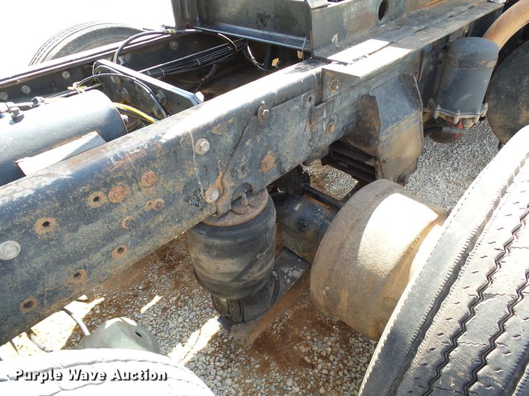 image for item DB4198 1985 Mack R686ST dump truck