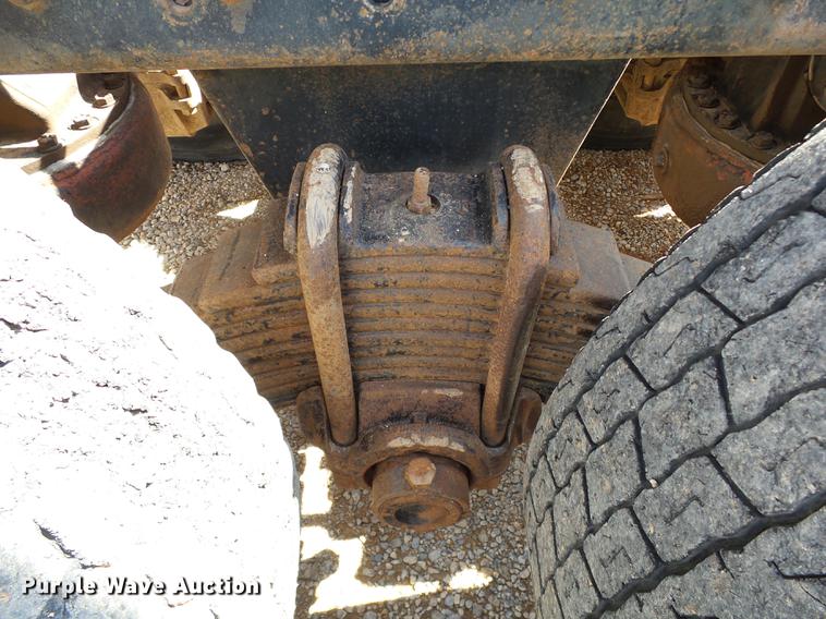 image for item DB4198 1985 Mack R686ST dump truck