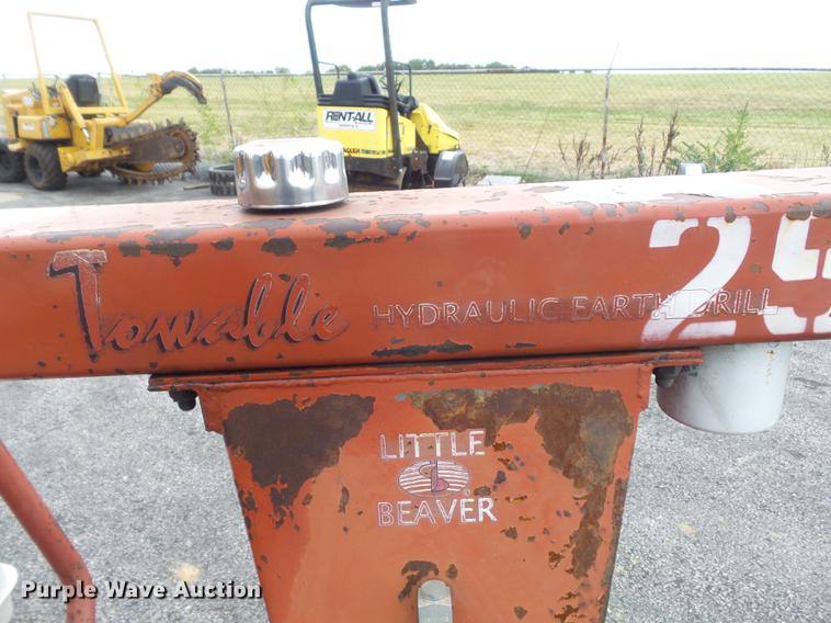 image for item DB6433 2002 Little Beaver HYD-TB11H auger