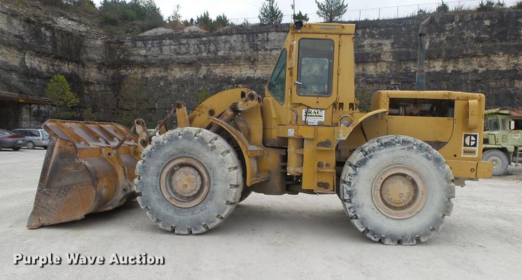 image for item DB7386 1976 Caterpillar 966C wheel loader