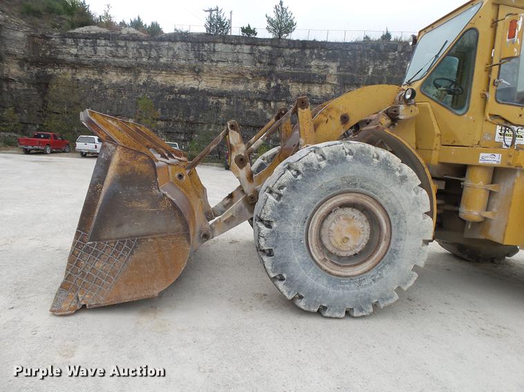 image for item DB7386 1976 Caterpillar 966C wheel loader