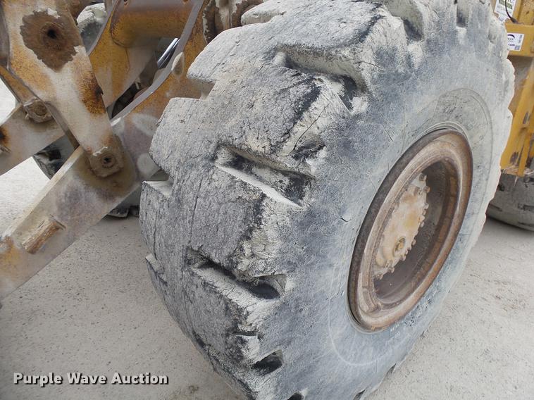 image for item DB7386 1976 Caterpillar 966C wheel loader