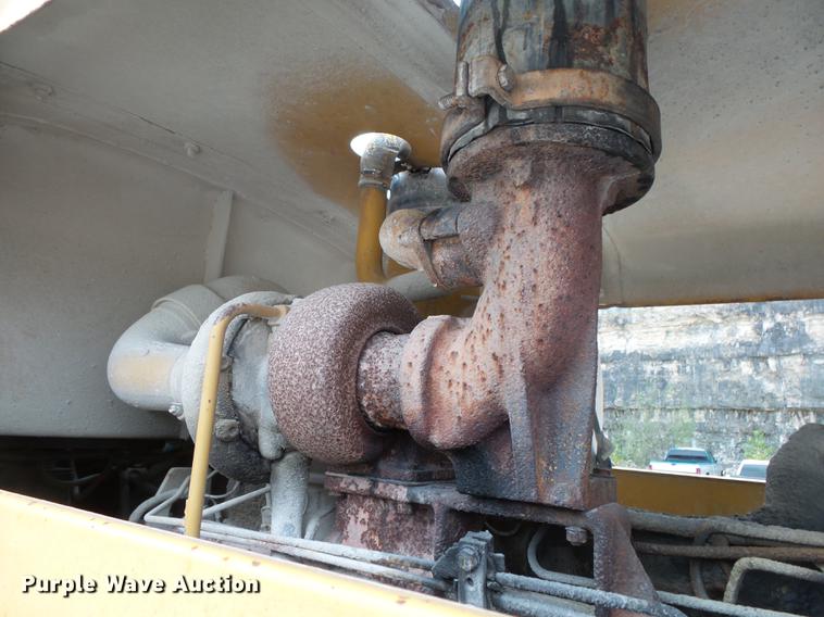 image for item DB7386 1976 Caterpillar 966C wheel loader