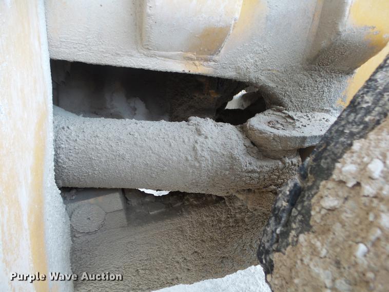 image for item DB7386 1976 Caterpillar 966C wheel loader