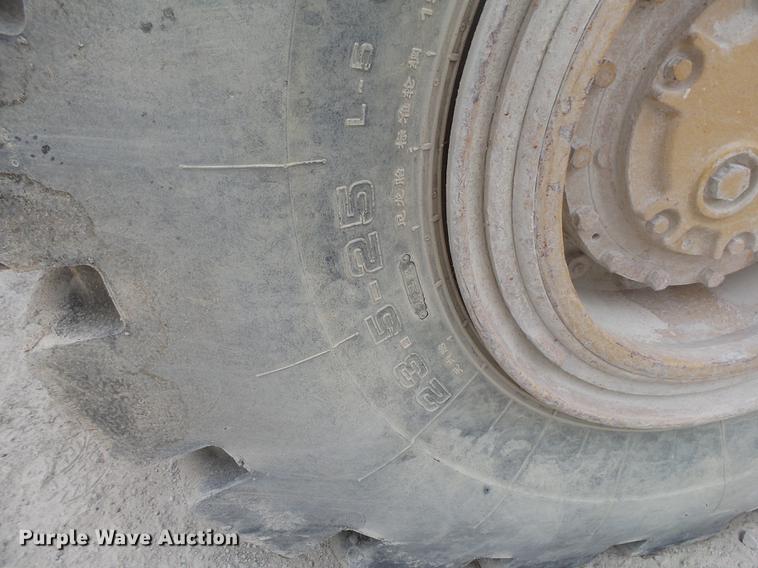 image for item DB7386 1976 Caterpillar 966C wheel loader