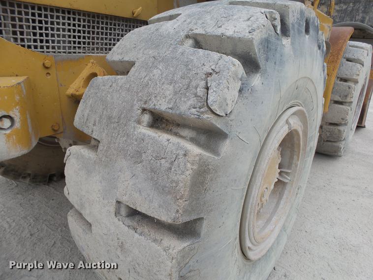 image for item DB7386 1976 Caterpillar 966C wheel loader