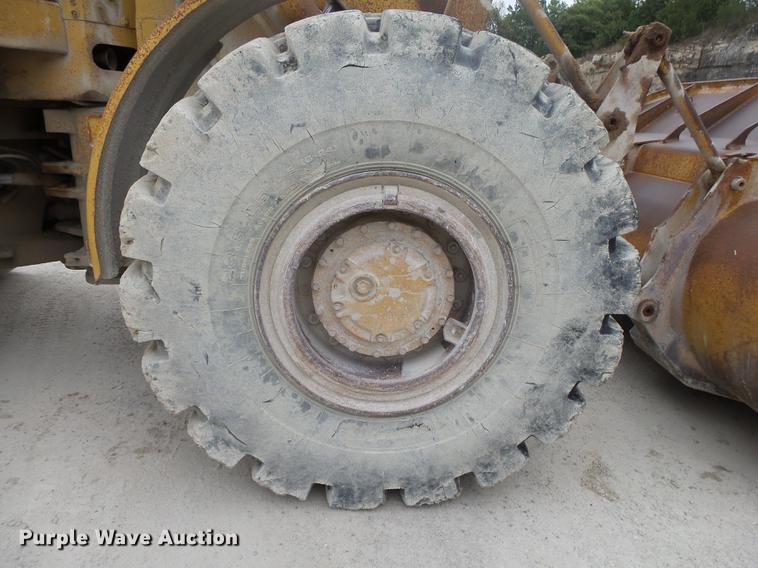 image for item DB7386 1976 Caterpillar 966C wheel loader