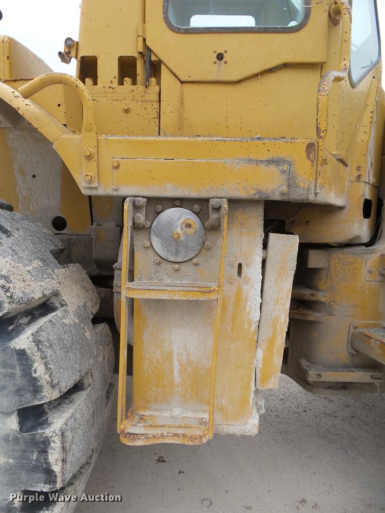 image for item DB7386 1976 Caterpillar 966C wheel loader