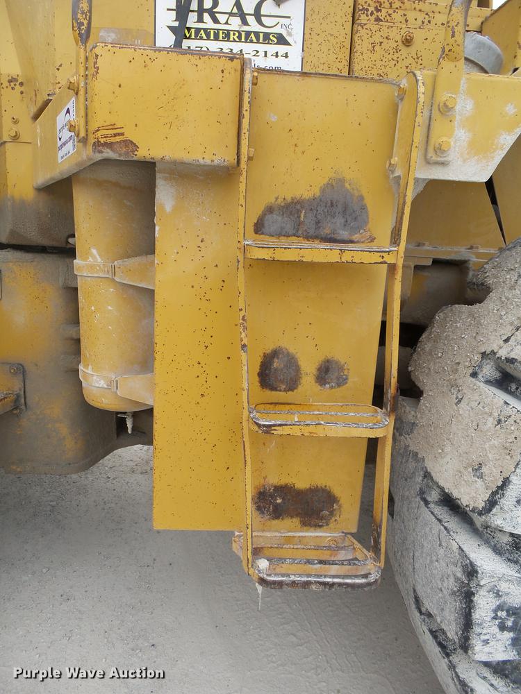image for item DB7386 1976 Caterpillar 966C wheel loader
