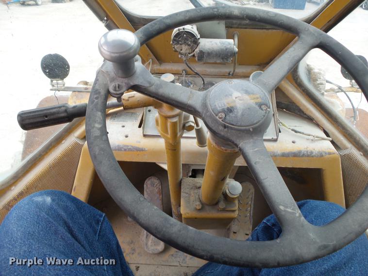 image for item DB7386 1976 Caterpillar 966C wheel loader