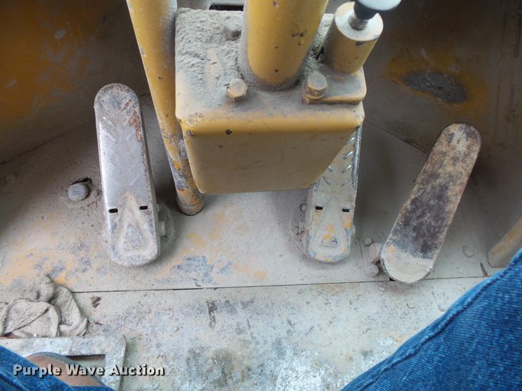 image for item DB7386 1976 Caterpillar 966C wheel loader