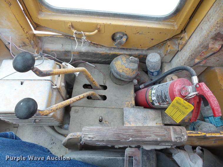 image for item DB7386 1976 Caterpillar 966C wheel loader