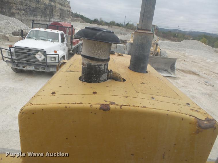 image for item DB7386 1976 Caterpillar 966C wheel loader