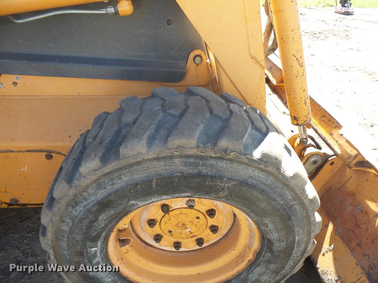 image for item DB8141 2002 Case 75XT skid steer