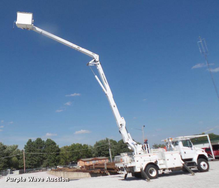 image for item DB8146 1999 Freightliner FL80 bucket truck