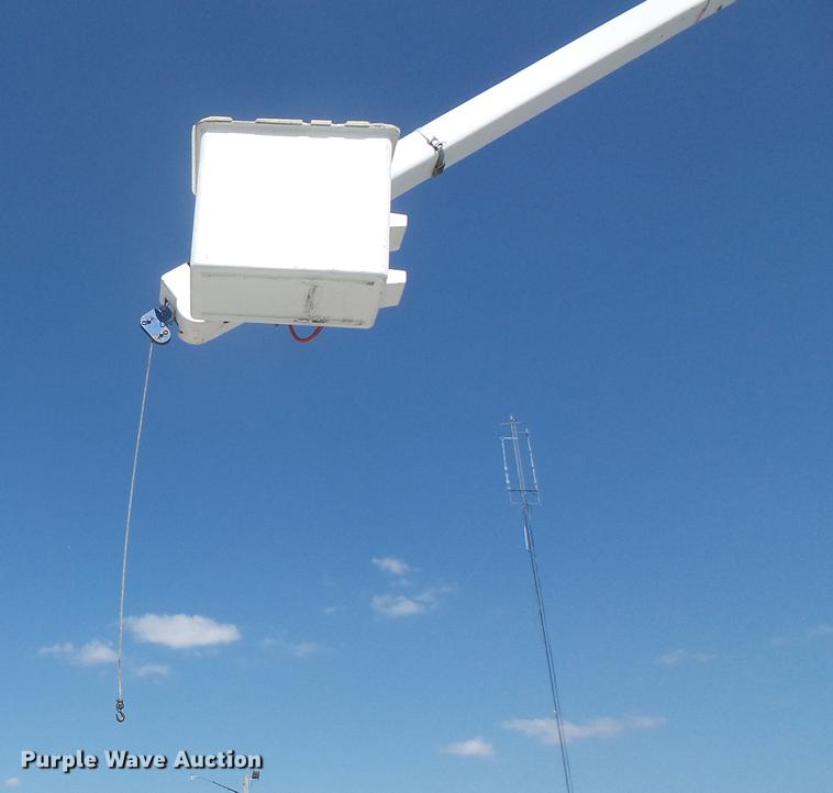 image for item DB8146 1999 Freightliner FL80 bucket truck