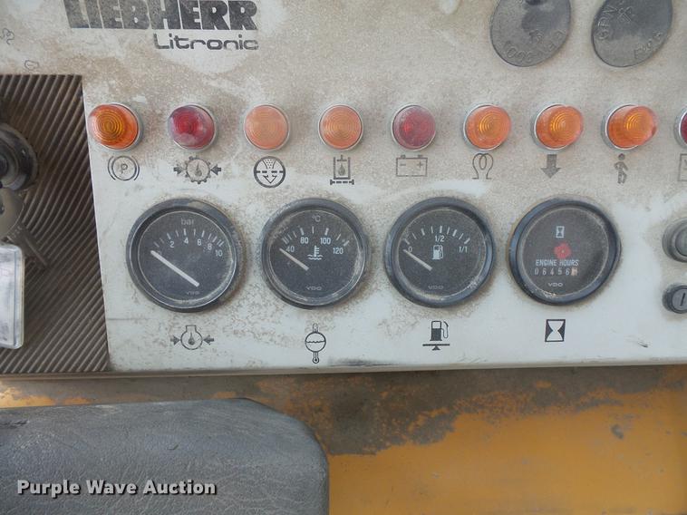 image for item DB8151 1998 Liebherr LR622 Litronic track loader