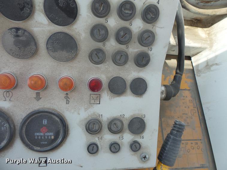 image for item DB8151 1998 Liebherr LR622 Litronic track loader