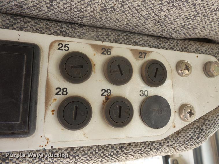 image for item DB8151 1998 Liebherr LR622 Litronic track loader