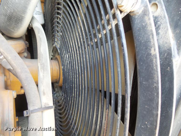 image for item DB8151 1998 Liebherr LR622 Litronic track loader