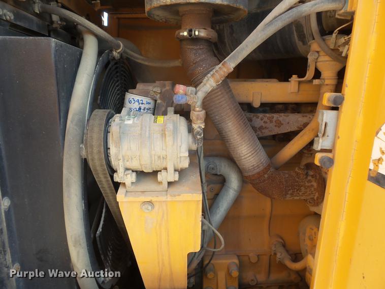 image for item DB8151 1998 Liebherr LR622 Litronic track loader