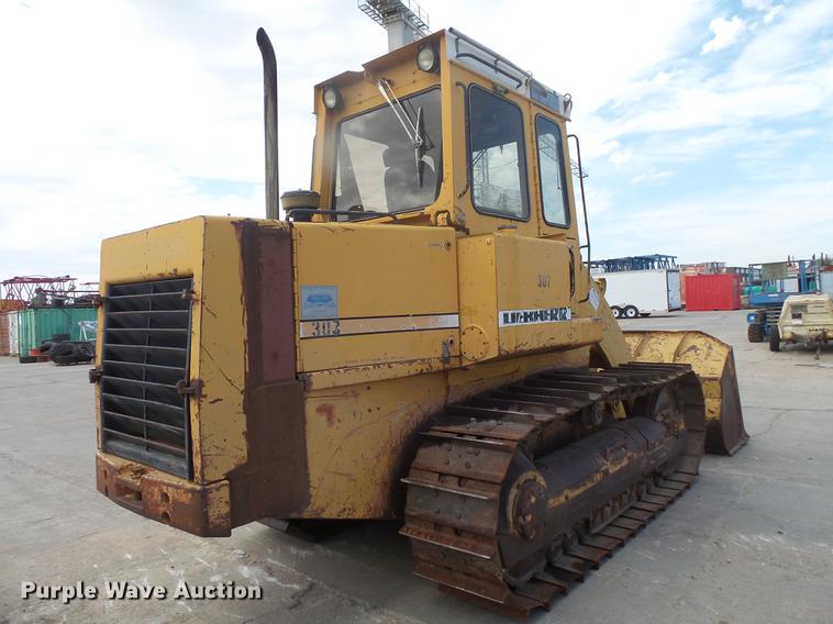 image for item DB8152 Liebherr LR631B track loader