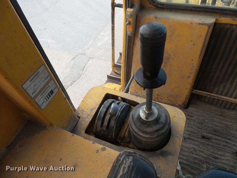 image for item DB8152 Liebherr LR631B track loader