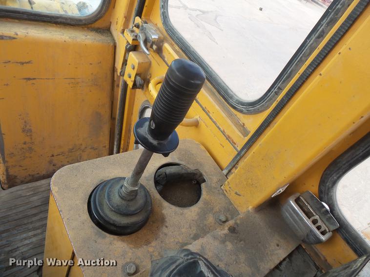 image for item DB8152 Liebherr LR631B track loader