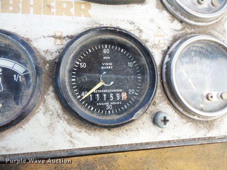 image for item DB8152 Liebherr LR631B track loader