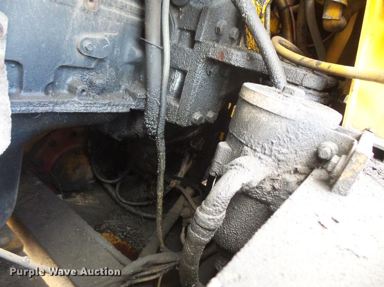 image for item DB8152 Liebherr LR631B track loader