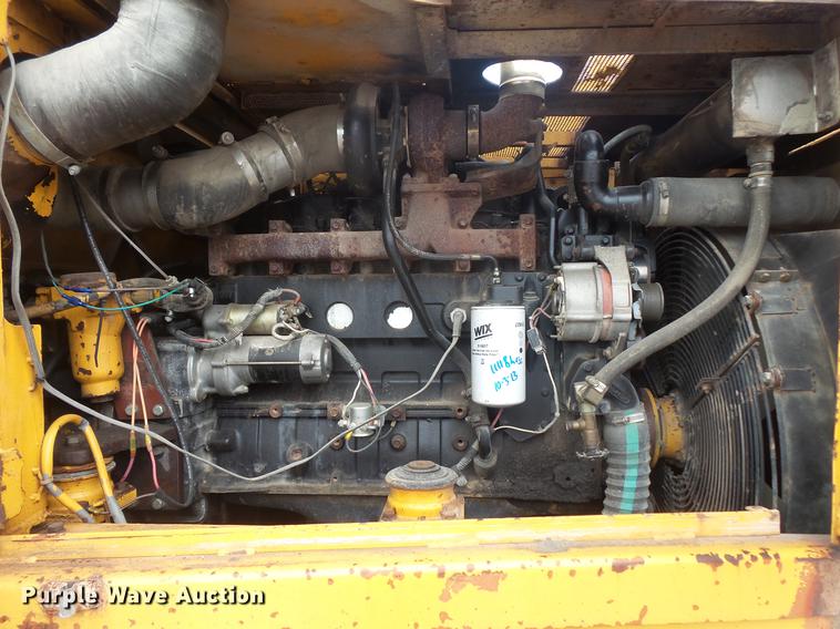 image for item DB8152 Liebherr LR631B track loader